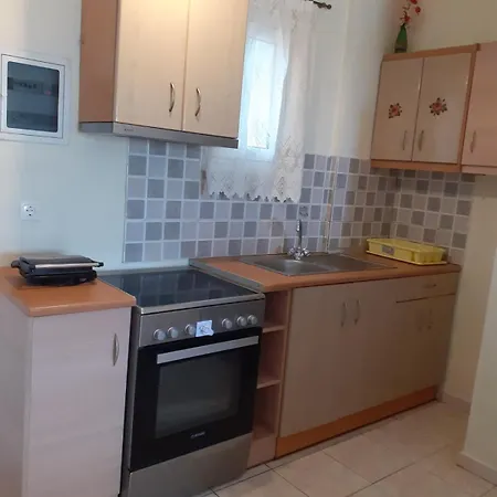 Emilia 2 Apartman *