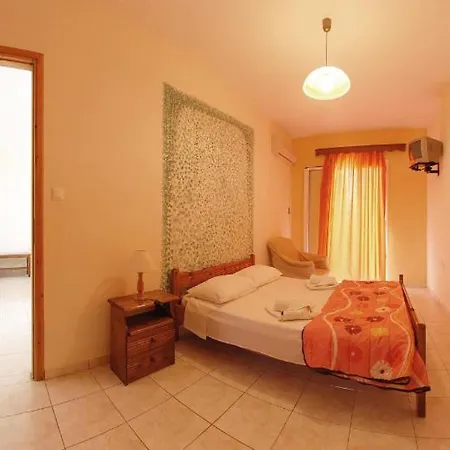Apartamento Emilia 2 *